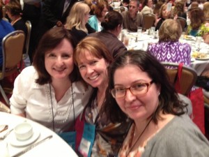 Lunch with Aimee Carson and Twitter pal Julia Broadbooks!